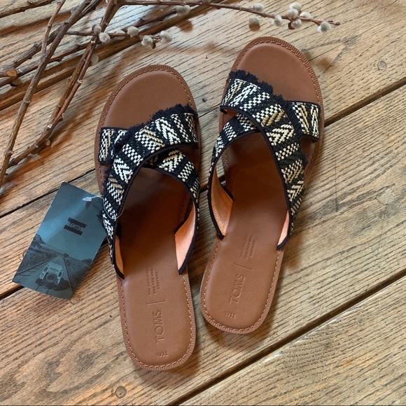 black geometric women's viv sandals